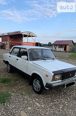 Седан ВАЗ / Lada 2107 1989 в Черновцах
