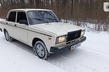 Седан ВАЗ / Lada 2107 1990 в Сокале