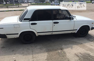 Седан ВАЗ / Lada 2107 1990 в Івано-Франківську