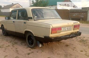 Седан ВАЗ / Lada 2107 1995 в Житомире