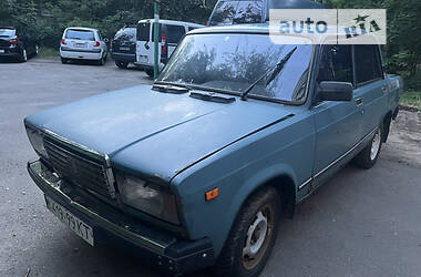 Седан ВАЗ / Lada 2107 2004 в Києві