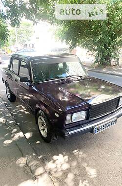 Седан ВАЗ / Lada 2107 1999 в Одессе