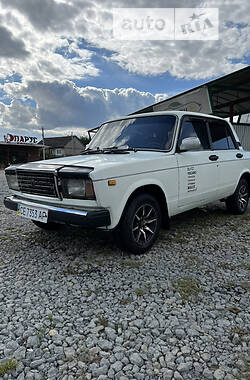 Седан ВАЗ / Lada 2107 1988 в Черновцах