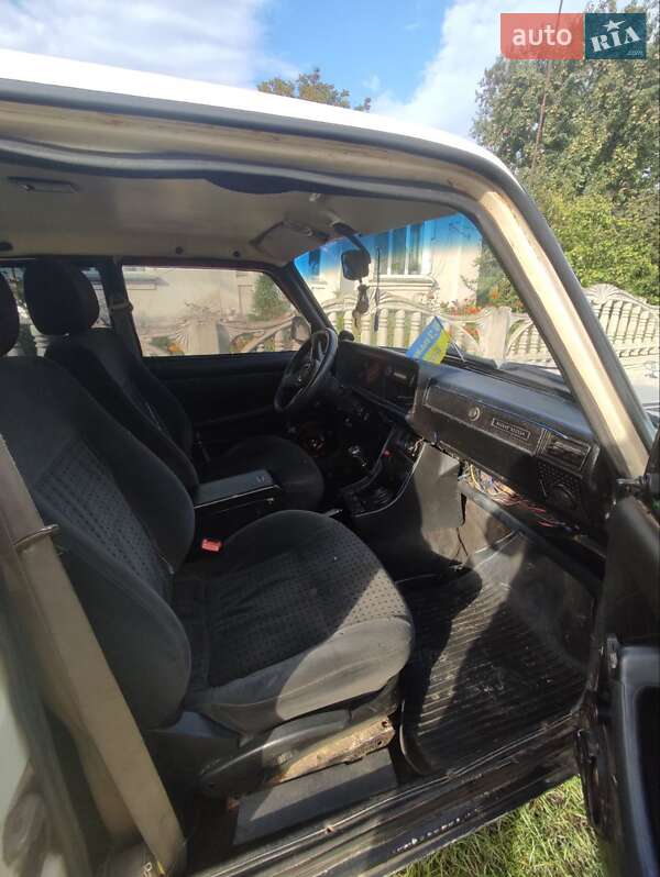 Седан ВАЗ / Lada 2107 1989 в Иваничах