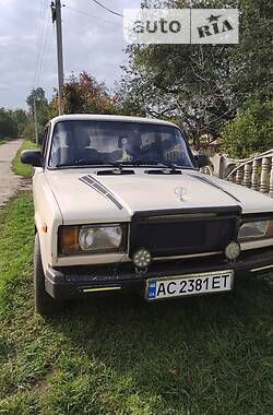 Седан ВАЗ / Lada 2107 1989 в Иваничах