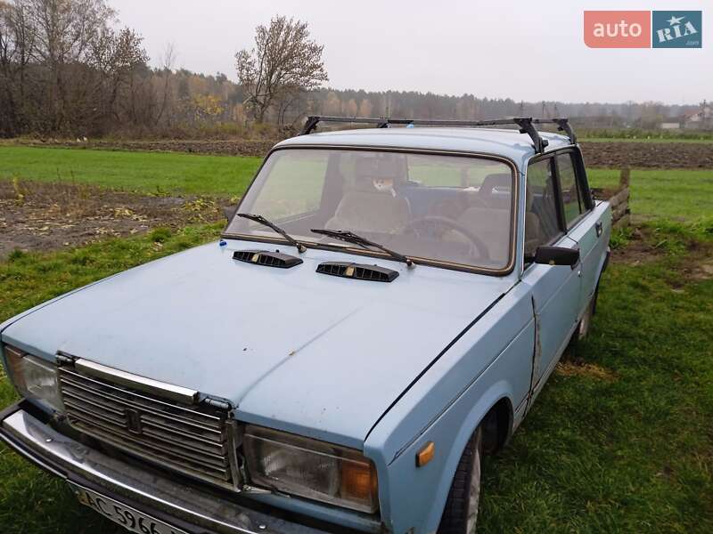 Седан ВАЗ / Lada 2107 1989 в Любомле