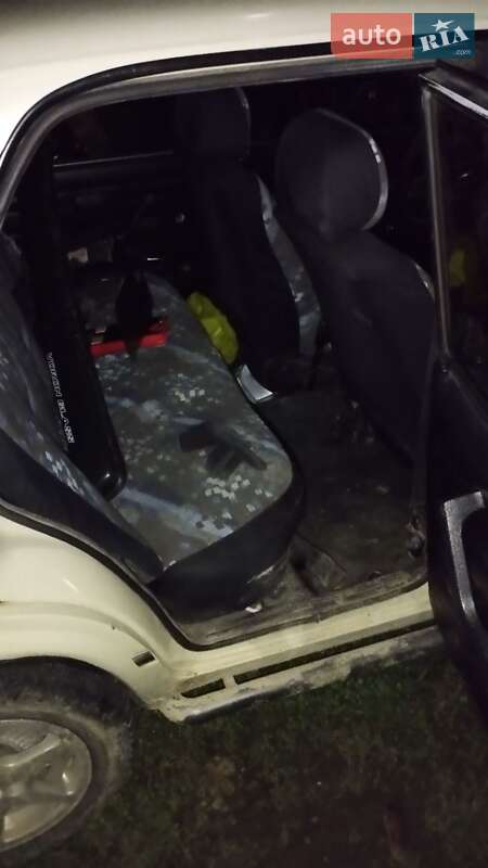 Седан ВАЗ / Lada 2107 1991 в Вижнице фото 4 Седан ВАЗ / Lada 2107 1991 в Вижнице