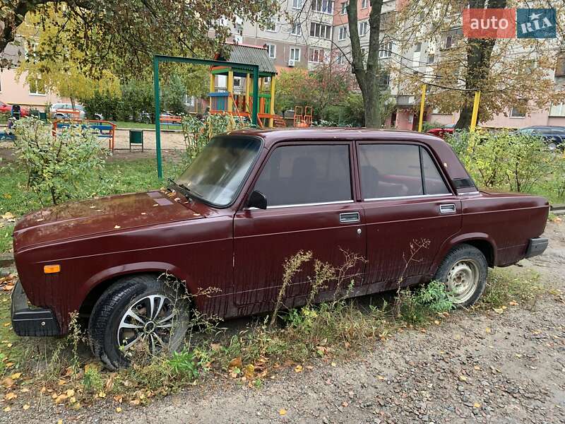 Седан ВАЗ / Lada 2107 2005 в Брусилове