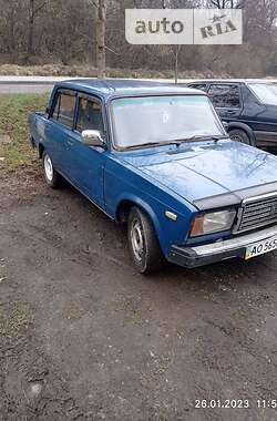 Седан ВАЗ / Lada 2107 2004 в Ужгороді