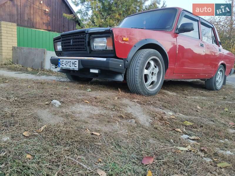 Седан ВАЗ / Lada 2107 2005 в Дніпрі