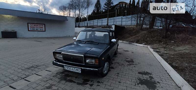 Седан ВАЗ / Lada 2107 2003 в Черновцах