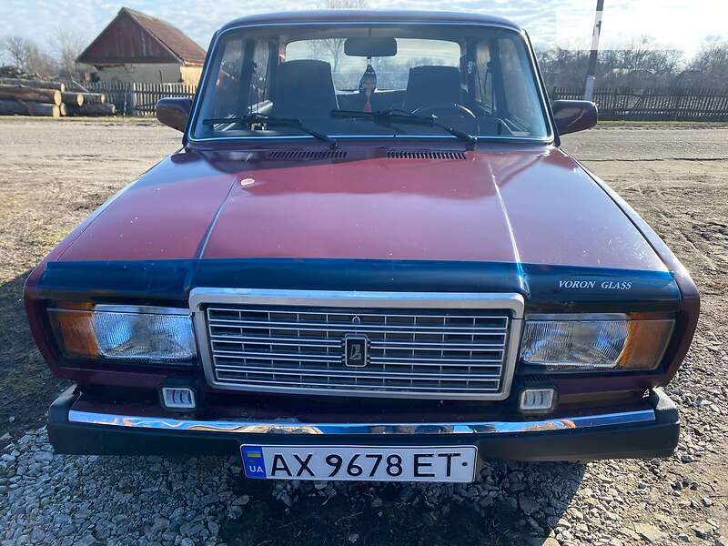 Седан ВАЗ / Lada 2107 1996 в Карловке