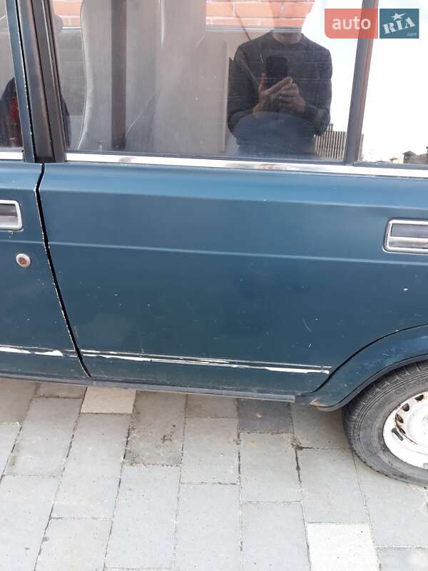 Седан ВАЗ / Lada 2107 2004 в Стебнику