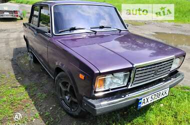 Седан ВАЗ / Lada 2107 2004 в Харькове