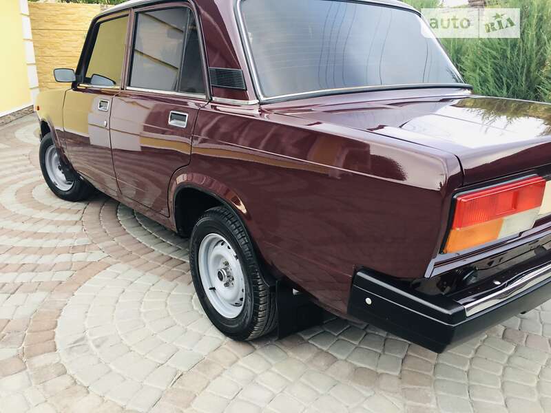 Седан ВАЗ / Lada 2107 2007 в Новомосковске