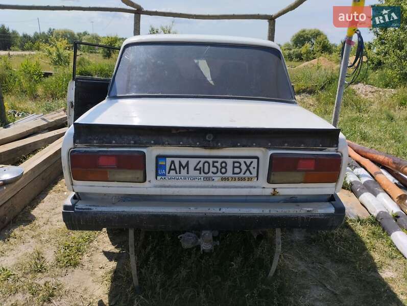 Седан ВАЗ / Lada 2107 2004 в Житомире