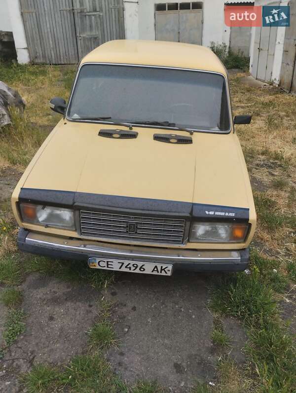 Седан ВАЗ / Lada 2107 1986 в Черновцах