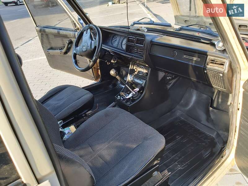 Седан ВАЗ / Lada 2107 1983 в Днепре