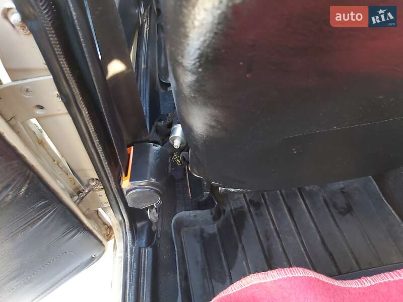 Седан ВАЗ / Lada 2107 1983 в Днепре