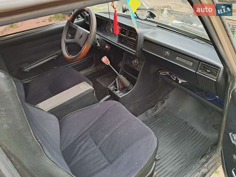 Седан ВАЗ / Lada 2107 1989 в Мостиске