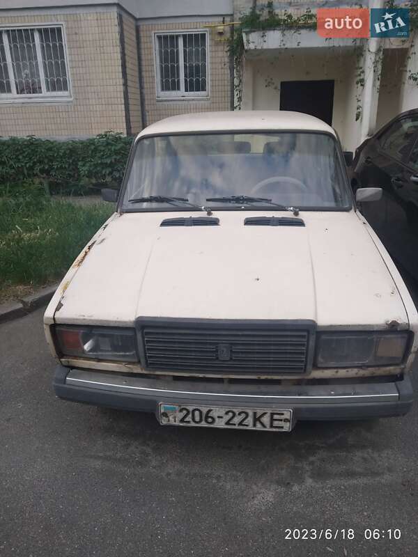 Седан ВАЗ / Lada 2107 1994 в Києві