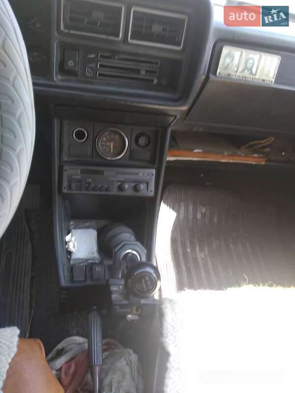 Седан ВАЗ / Lada 2107 1994 в Києві