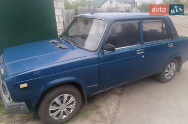 Седан ВАЗ 2107 2004 в 