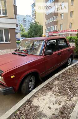 Седан ВАЗ / Lada 2107 1984 в Киеве
