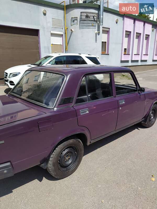 Седан ВАЗ / Lada 2107 2004 в Тернополі