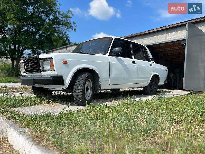Седан ВАЗ 2107 1990 в 