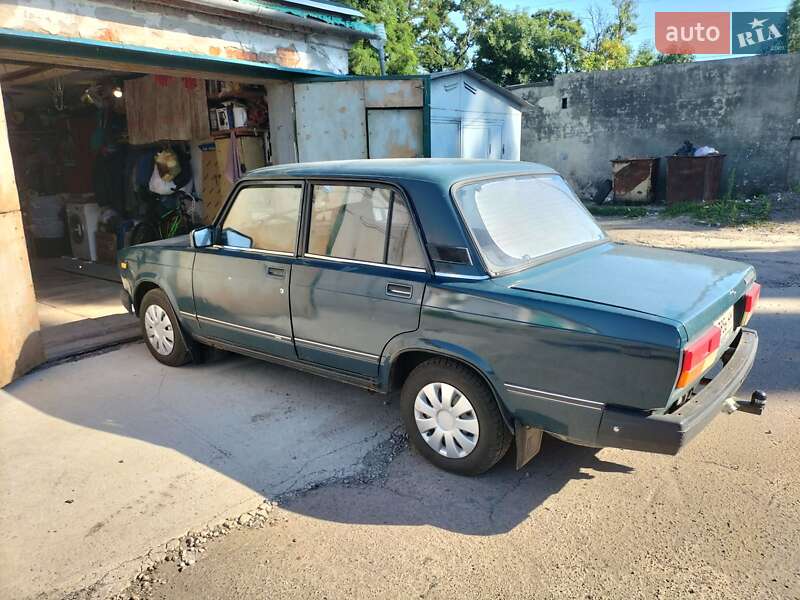 Седан ВАЗ / Lada 2107 2002 в Ровно фото 3 Седан ВАЗ / Lada 2107 2002 в Ровно