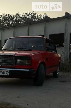 Седан ВАЗ / Lada 2107 1985 в Киеве