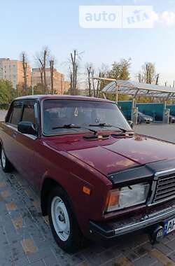 Седан ВАЗ 2107 2003 в 