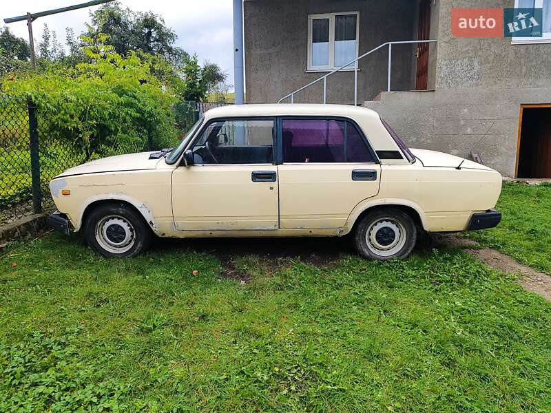 Седан ВАЗ / Lada 2107 1985 в Перемишлянах