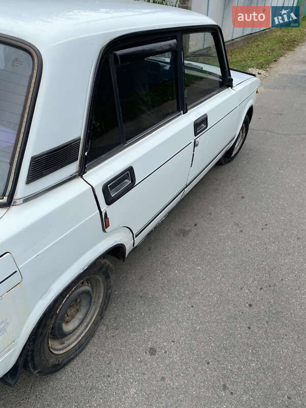 Седан ВАЗ / Lada 2107 2003 в Івано-Франківську