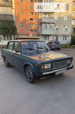 Седан ВАЗ / Lada 2107 2002 в Ужгороді