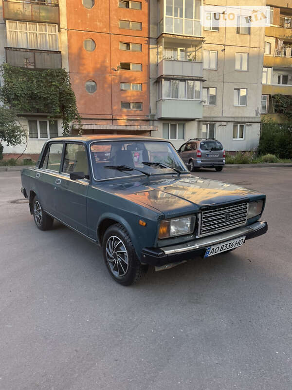 Седан ВАЗ / Lada 2107 2002 в Ужгороде