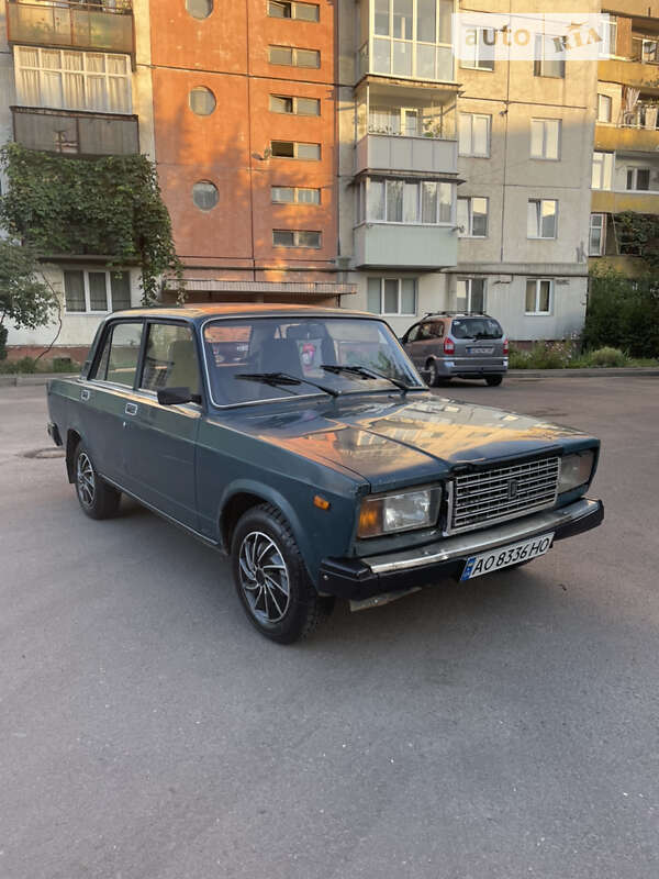 Седан ВАЗ / Lada 2107 2002 в Ужгороді