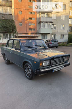 Седан ВАЗ / Lada 2107 2002 в Ужгороде