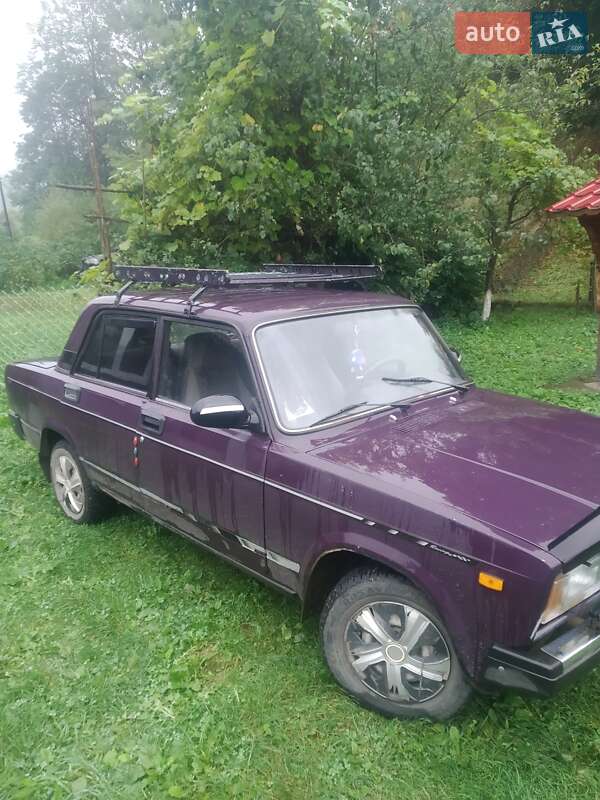 Седан ВАЗ / Lada 2107 2004 в Старому Самборі