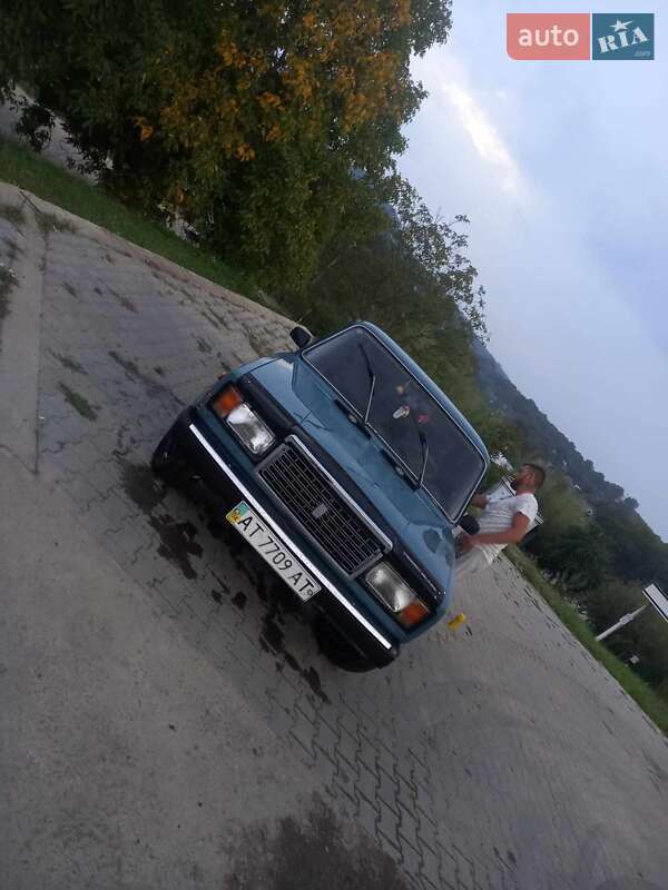 Седан ВАЗ / Lada 2107 2004 в Сторожинці