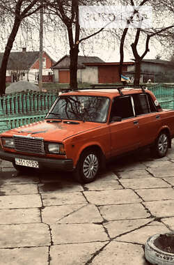 Седан ВАЗ / Lada 2107 1984 в Луцке