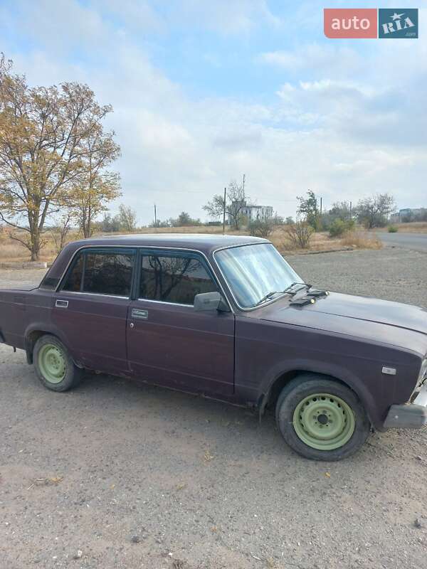 Седан ВАЗ / Lada 2107 2001 в Одессе фото 3 Седан ВАЗ / Lada 2107 2001 в Одессе
