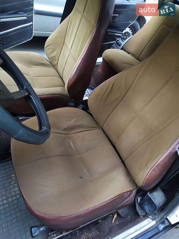 Седан ВАЗ / Lada 2107 1982 в Києві фото 2 Седан ВАЗ / Lada 2107 1982 в Києві