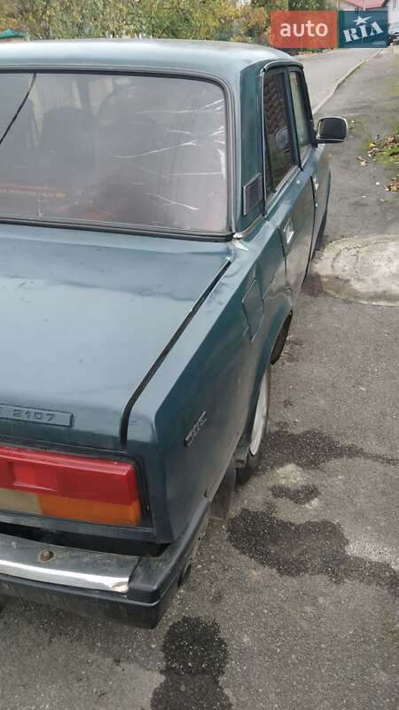 Седан ВАЗ / Lada 2107 2004 в Луцьку