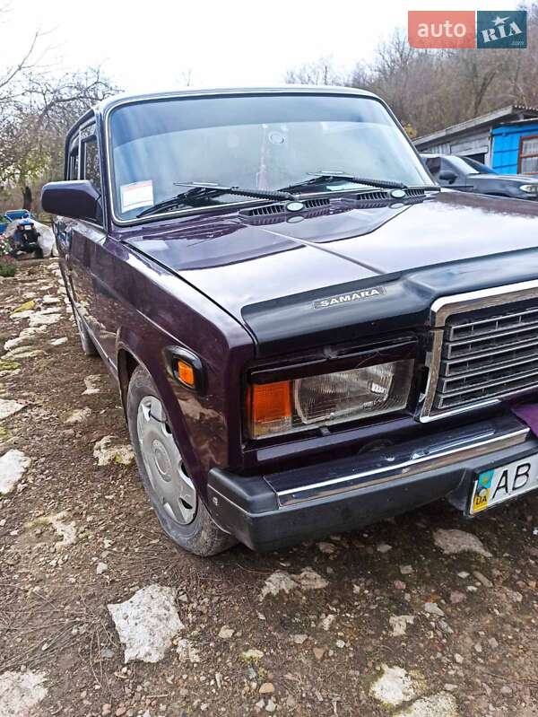 Седан ВАЗ / Lada 2107 2003 в Могилев-Подольске