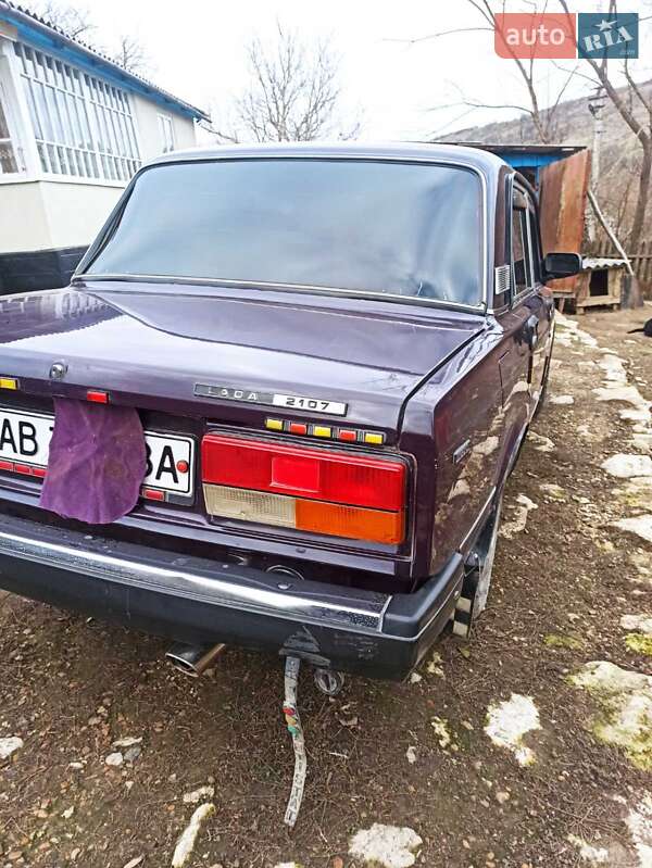 Седан ВАЗ / Lada 2107 2003 в Могилев-Подольске