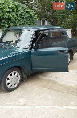 Седан ВАЗ / Lada 2107 2005 в Остроге