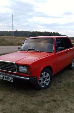Седан ВАЗ / Lada 2107 1988 в Шполе