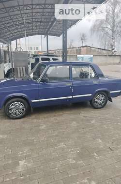 Седан ВАЗ / Lada 2107 1998 в Сумах